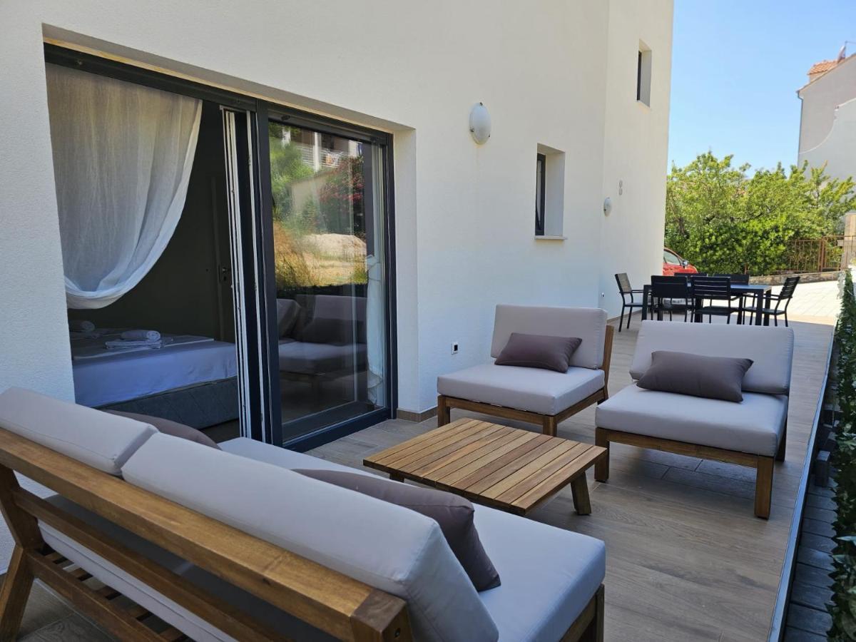 Harmony Suites Bol Exterior photo